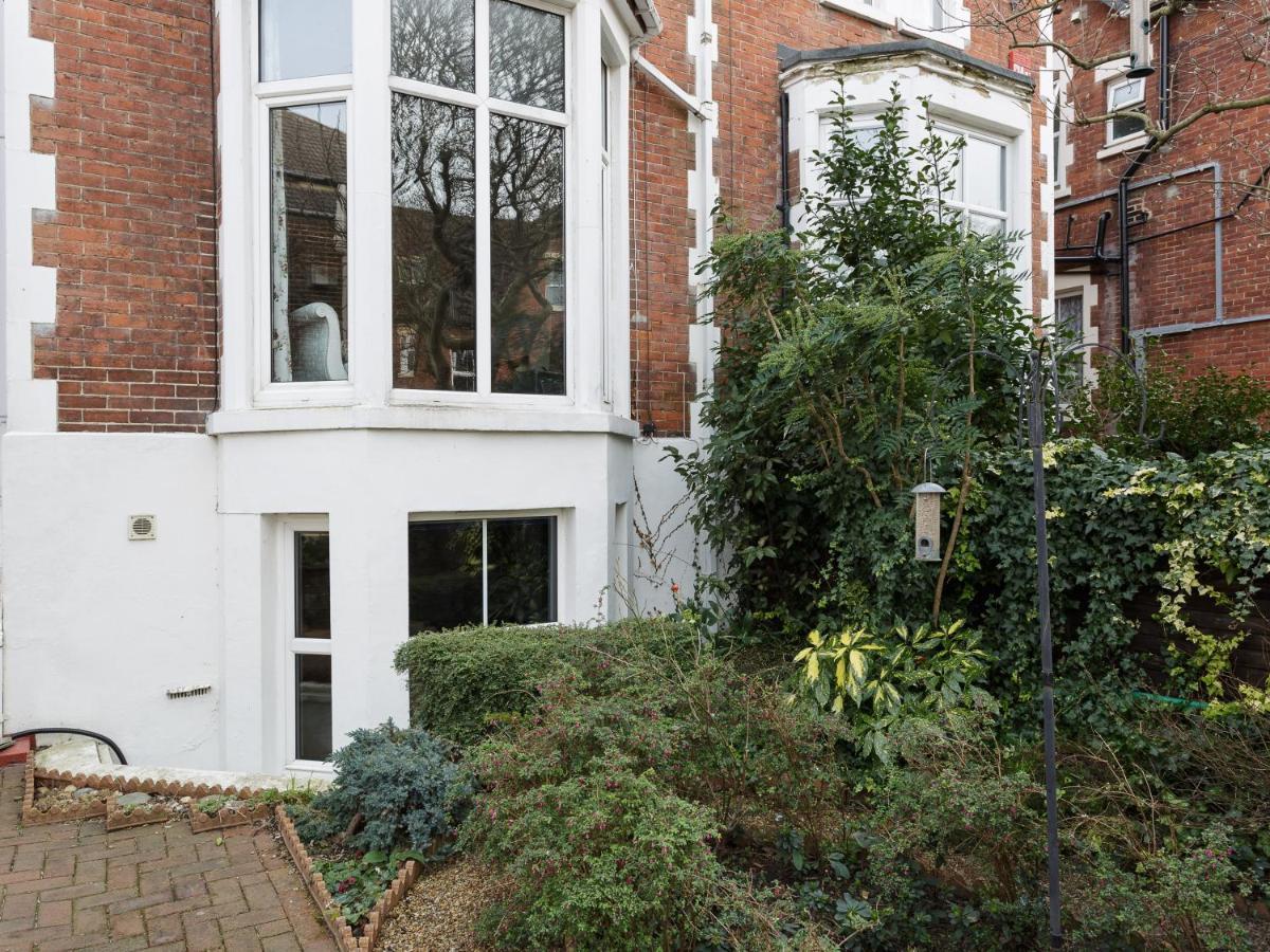 Stopover At Albany Garden Apartment With Great Outdoor Space Portsmouth Exterior photo